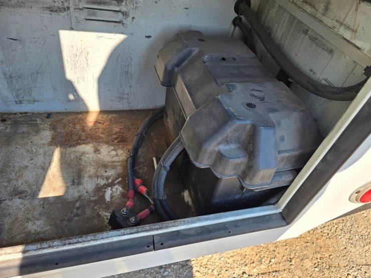 2011-international-durastar-4300-image-21