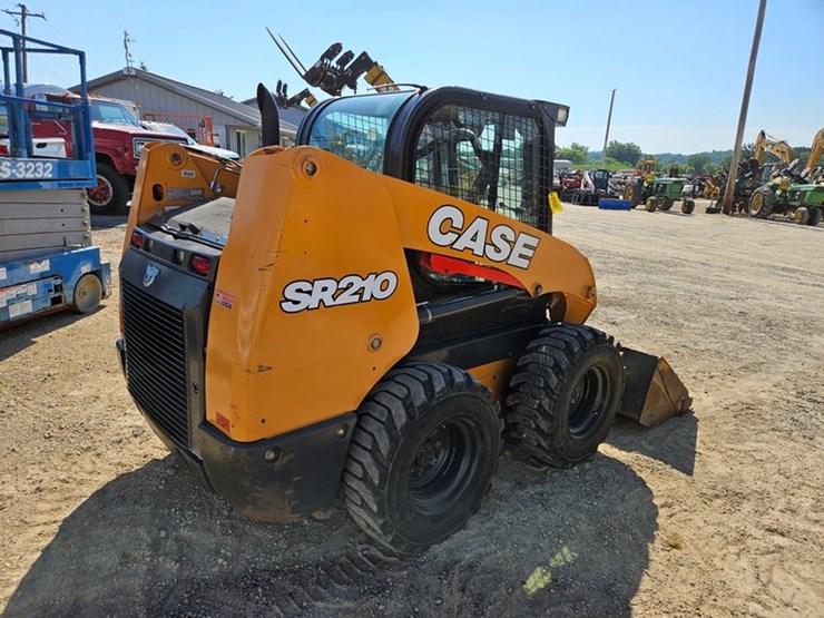 2020-case-sr210-image-5