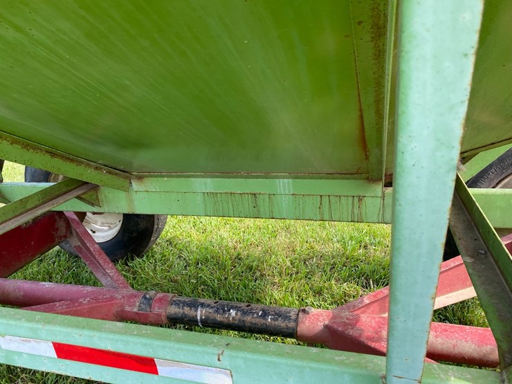 parker-2600-gravity-wagon-image-31