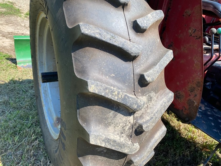 case-ih-695-2-wd-tractor-image-40