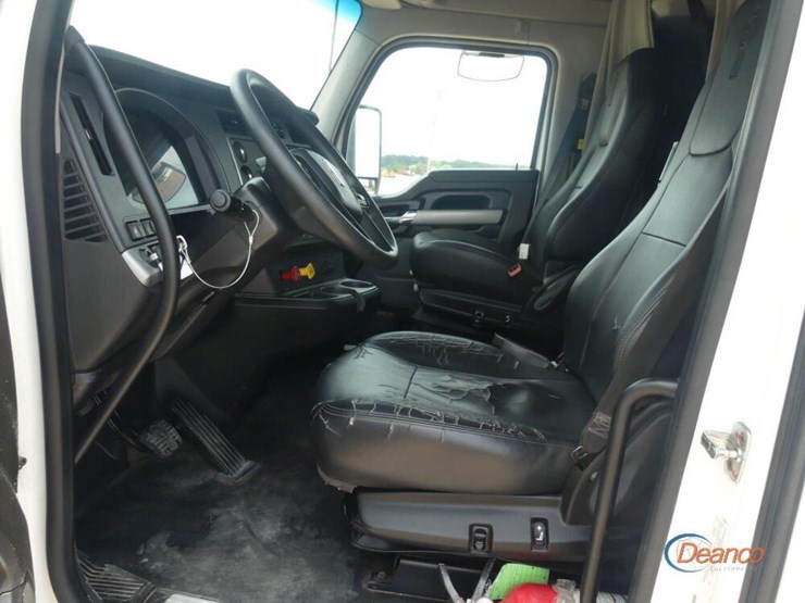 2022-kenworth-t680-image-14