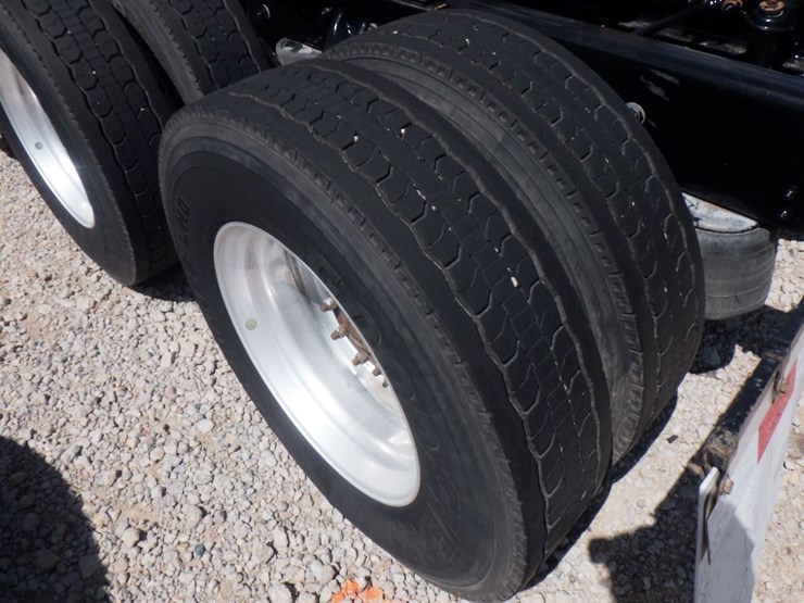 2022-kenworth-t680-image-12