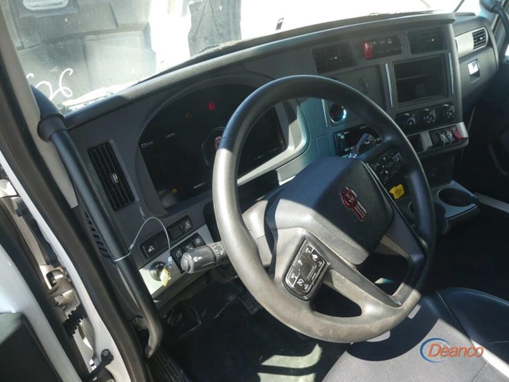 2022-kenworth-t680-image-15