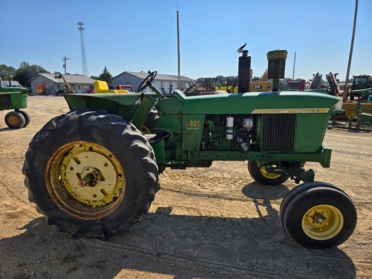 john-deere-4020-image-10