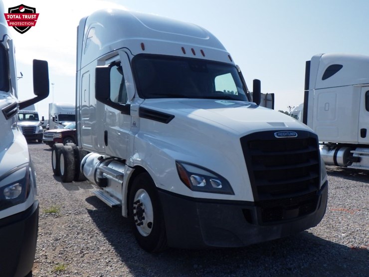 2023-freightliner-cascadia-126-image-3
