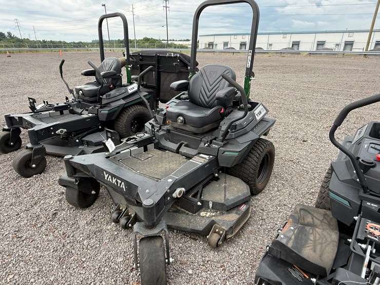 #68-•-yakta-yxr720-zero-turn-mower-image-1