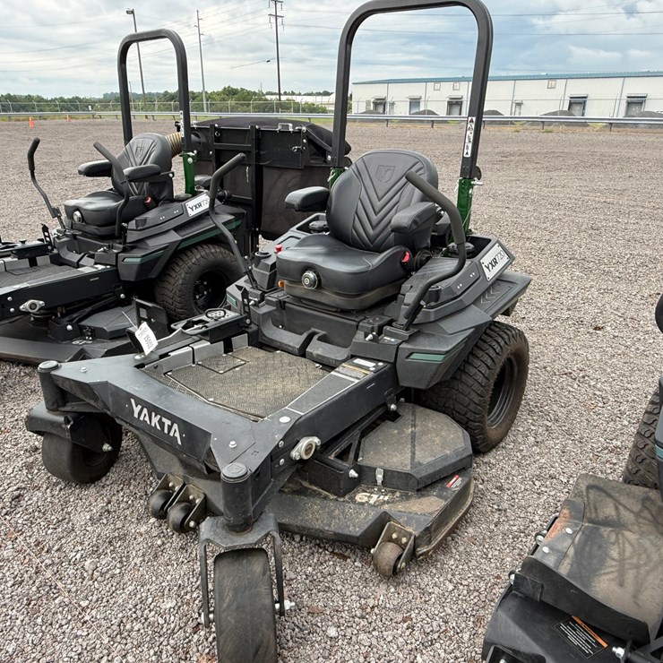 #68 • YAKTA YXR720 ZERO TURN MOWER