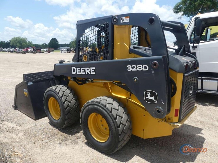 deere-328d-image-3