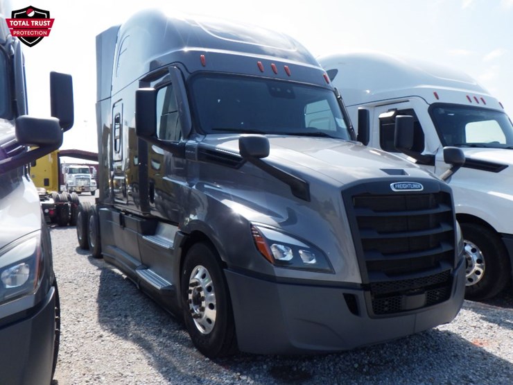 2022-freightliner-cascadia-126-image-3