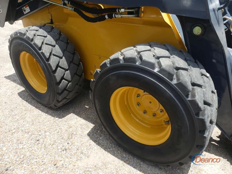 deere-328d-image-7