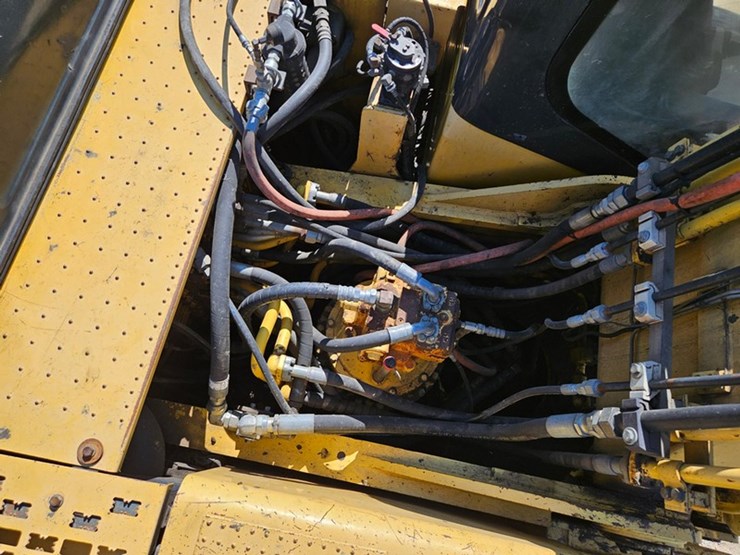 2006-komatsu-pc300-lc-image-48