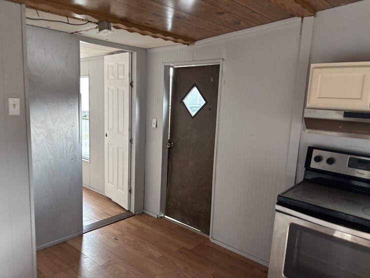#305-•-mobile-home-image-37