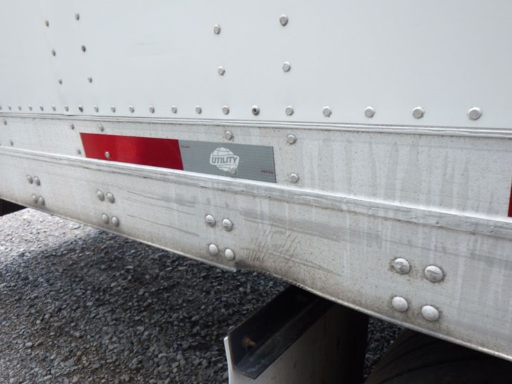 2014-utility-4000d-x-image-13