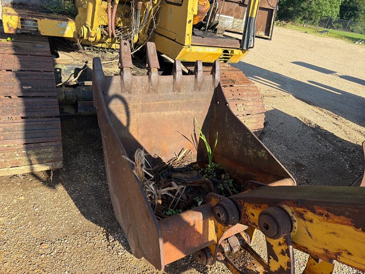 caterpillar-215-image-3