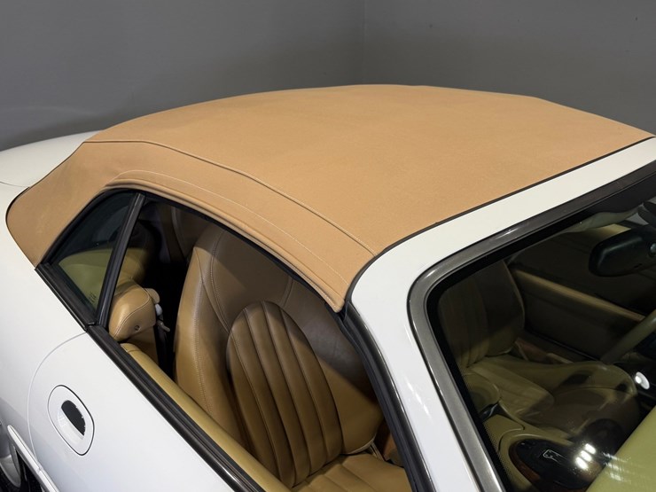 #1516-•-1997-jaguar-xk8-convertible-image-25