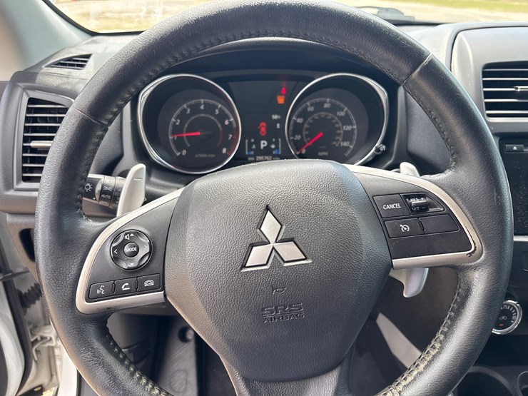 2014-mitsubishi-outlander-image-10