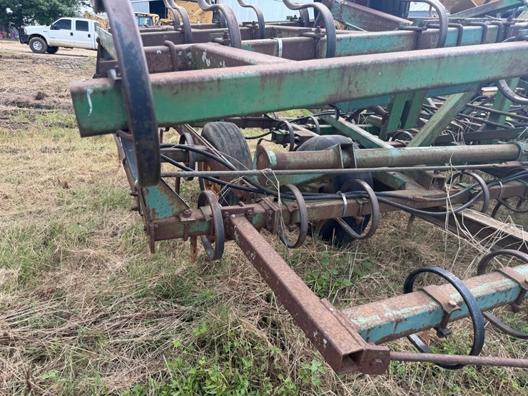 john-deere-1010-image-43