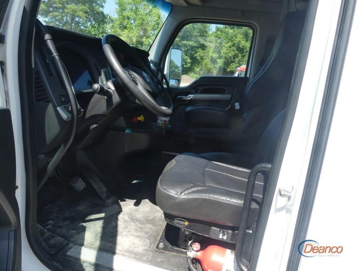 2022-kenworth-t680-image-14