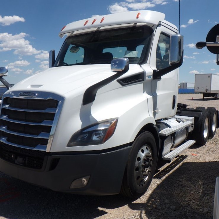 2019 FREIGHTLINER CASCADIA 116