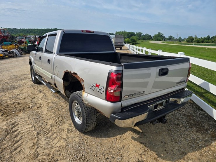 2006-chevrolet-2500-image-3