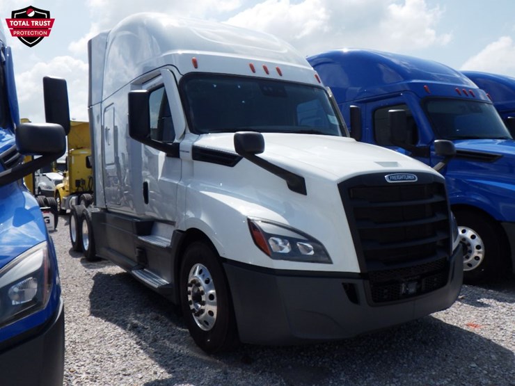 2022-freightliner-cascadia-126-image-3