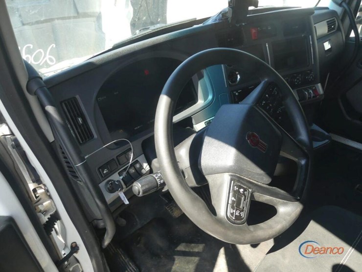 2022-kenworth-t680-image-15