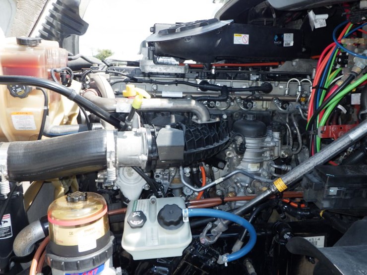2018-freightliner-cascadia-125-image-21