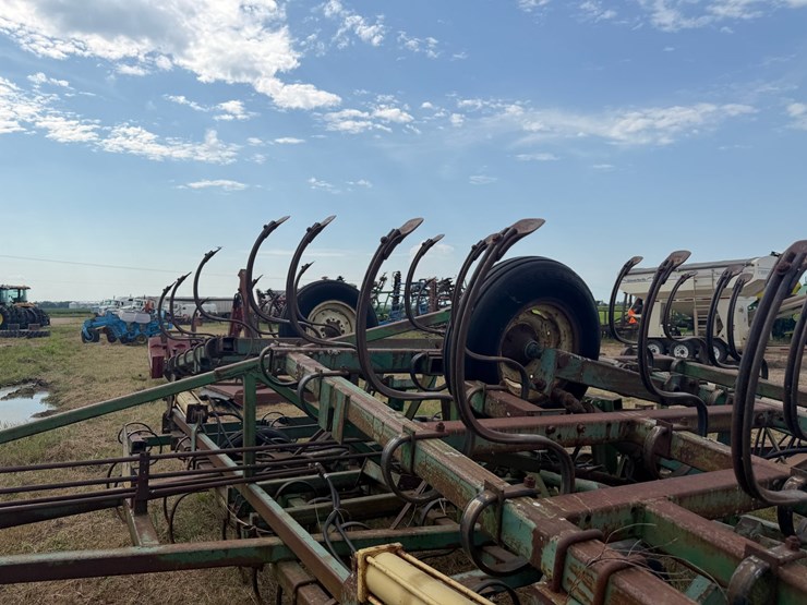 john-deere-1010-image-15