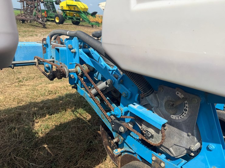#51909-•-monosem-12-twin-row-38"-center-planter-05a116-inv#51909-image-39