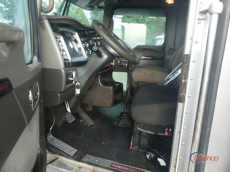 2012-kenworth-t800-image-14