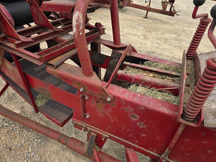 new-holland-315-image-18