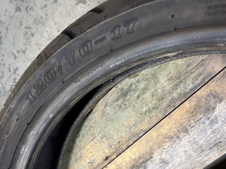 #406-•-lot-of-motorcycle-wheels-image-12