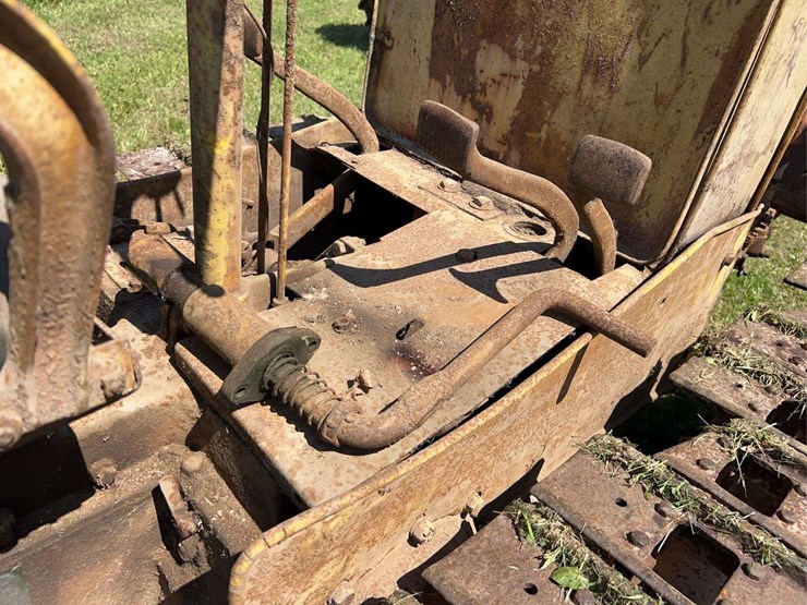 caterpillar-2-ton-image-17