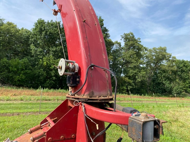 case-ih-881-forage-harvester-image-13