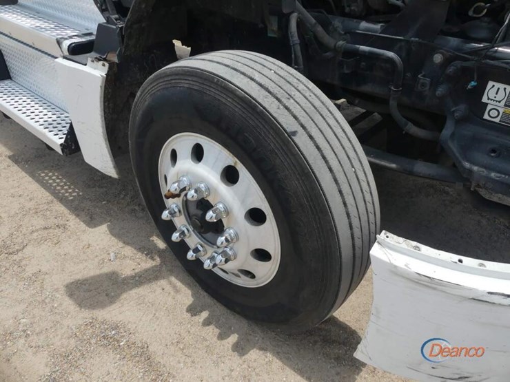 2022-kenworth-t680-image-12