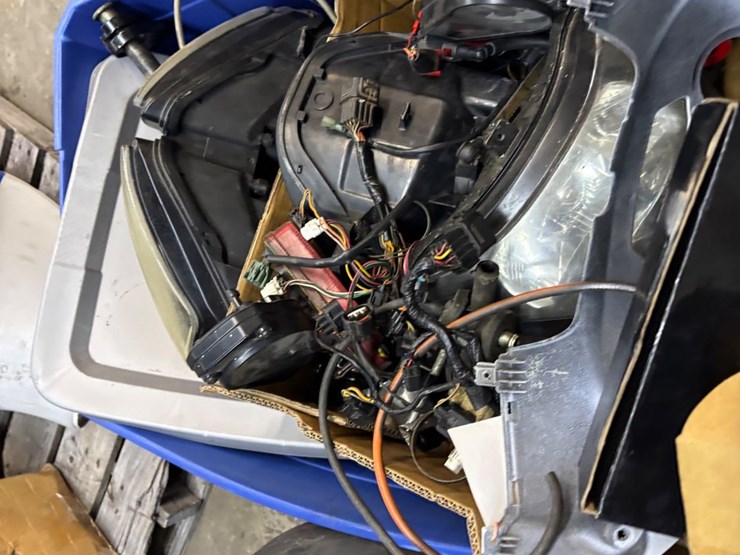 #407-•-yamaha-r6-parts-image-11