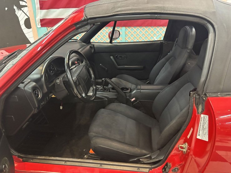 #1872-•-1990-mazda-miata-convertible-image-28