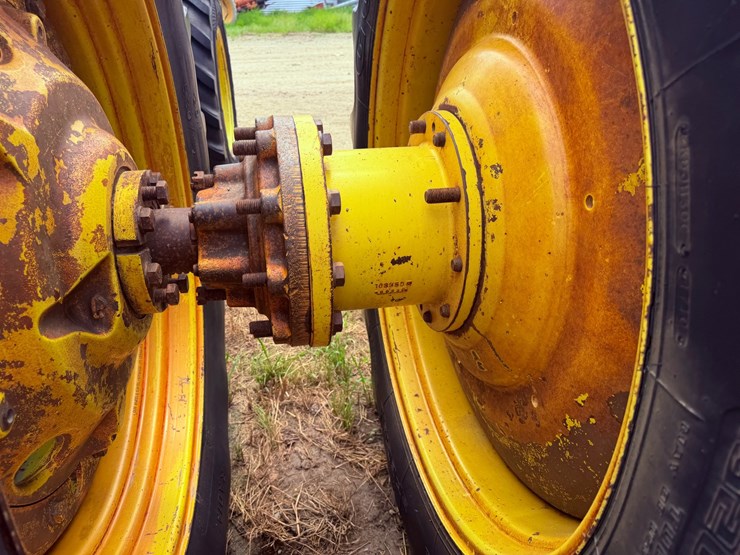 1996-john-deere-8400-image-14