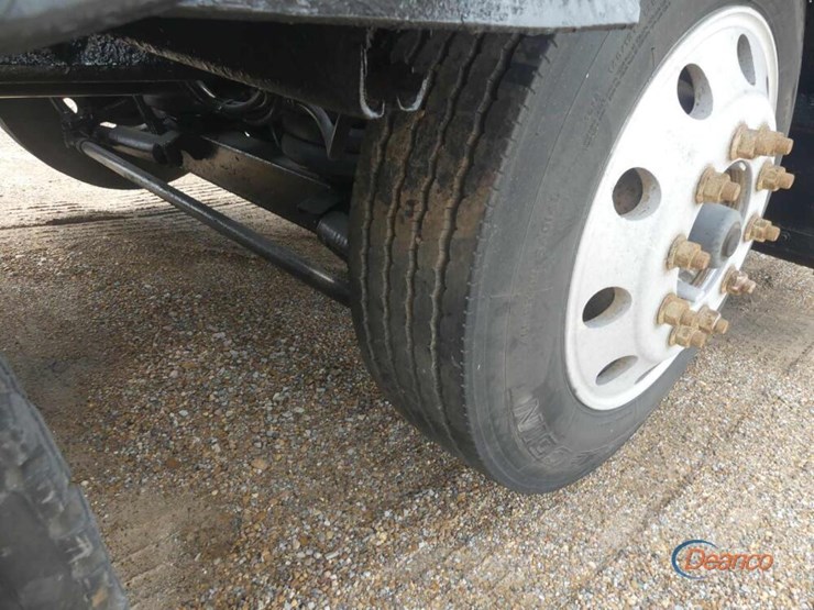 2012-kenworth-t800-image-12
