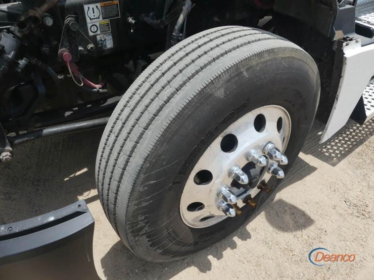 2022-kenworth-t680-image-13