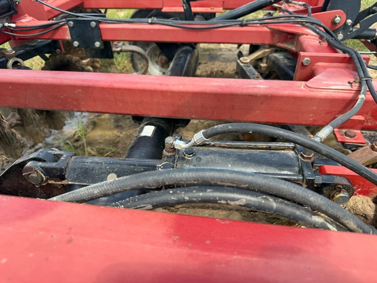 case-ih-330-image-55