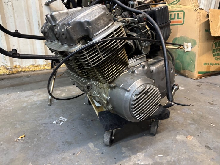 #400-•-mid-70’s-honda-cb750-for-parts/-repairs-image-2