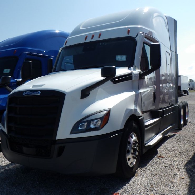 2022 FREIGHTLINER CASCADIA 126
