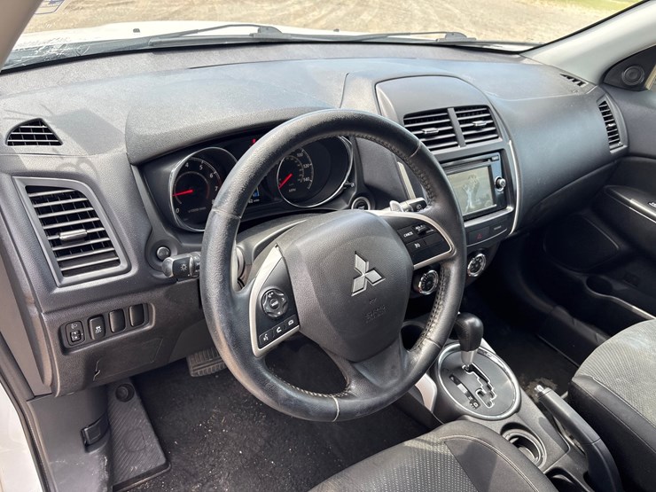 2014-mitsubishi-outlander-image-7