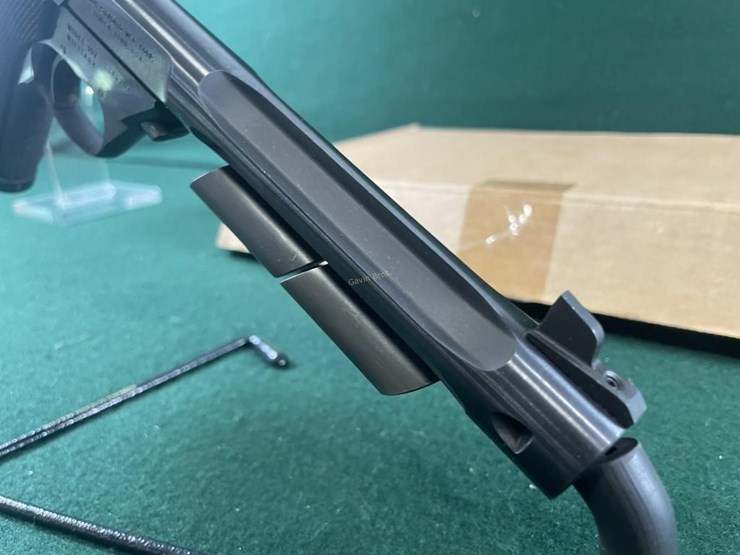 high-standard-mdl.107-military-22lr-pistol-image-4