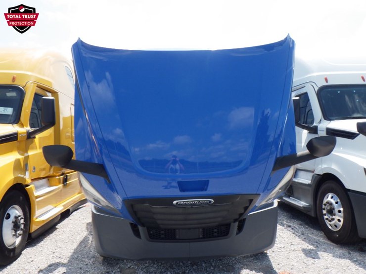 2022-freightliner-cascadia-126-image-23