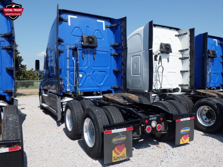 2022-freightliner-cascadia-126-image-12