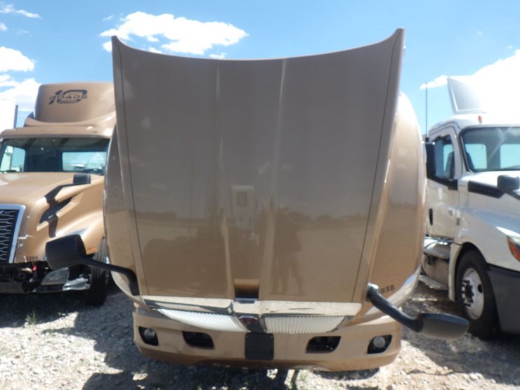 2022-kenworth-t680-image-23