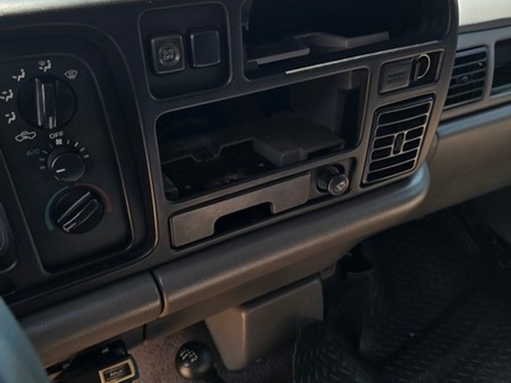 1996-dodge-ram-2500-image-23