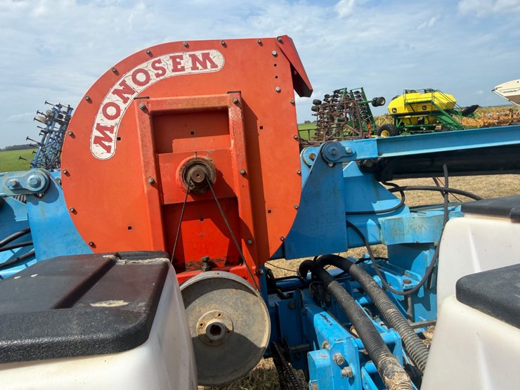 #51909-•-monosem-12-twin-row-38"-center-planter-05a116-inv#51909-image-63